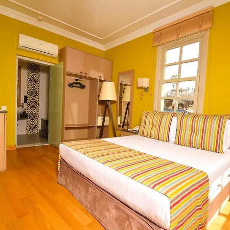 Pleasant Flat With Jacuzzi Near Hadrian's Gate * Antalya