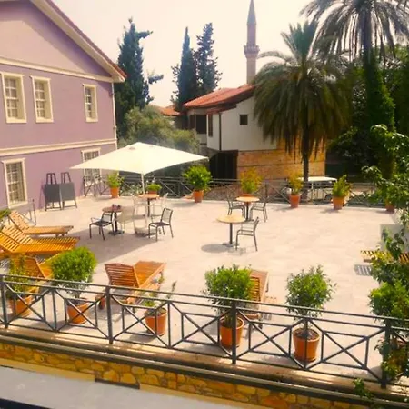 Pleasant Flat With Jacuzzi Near Hadrian's Gate